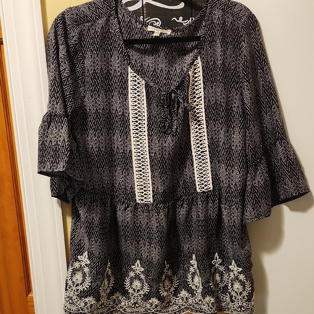 Maurices Black and Cream Patterned Blouse